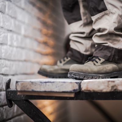 Roseville scaffolding accident lawyer reviewing a Cal/OSHA report